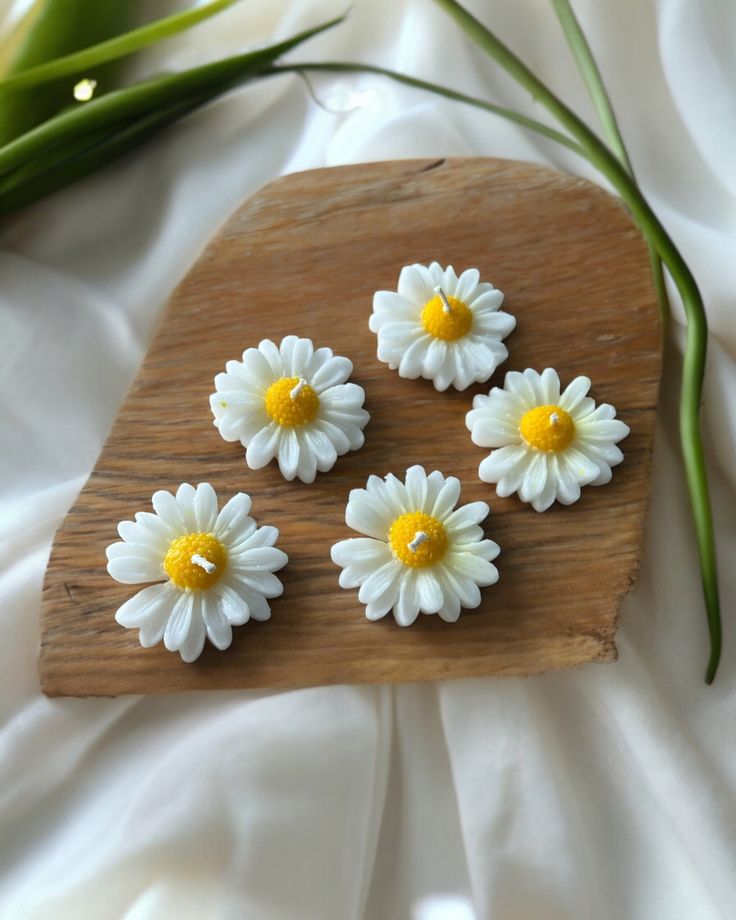 5 Piece Daisy Candle
