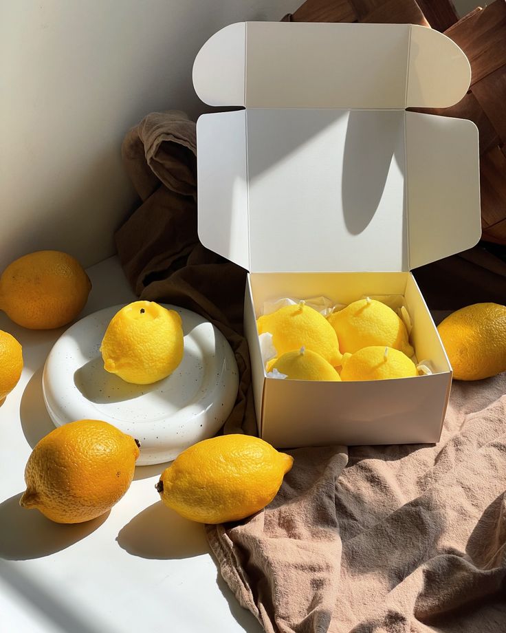 Lemon Candle Package