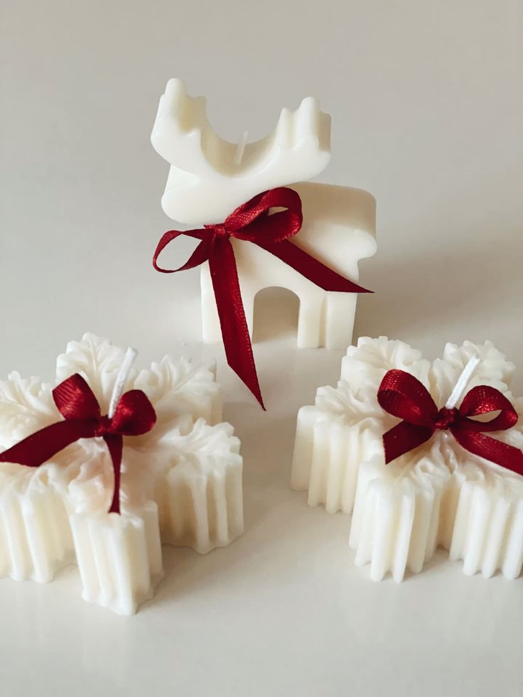 Holiday Snow & Reindeer Candles