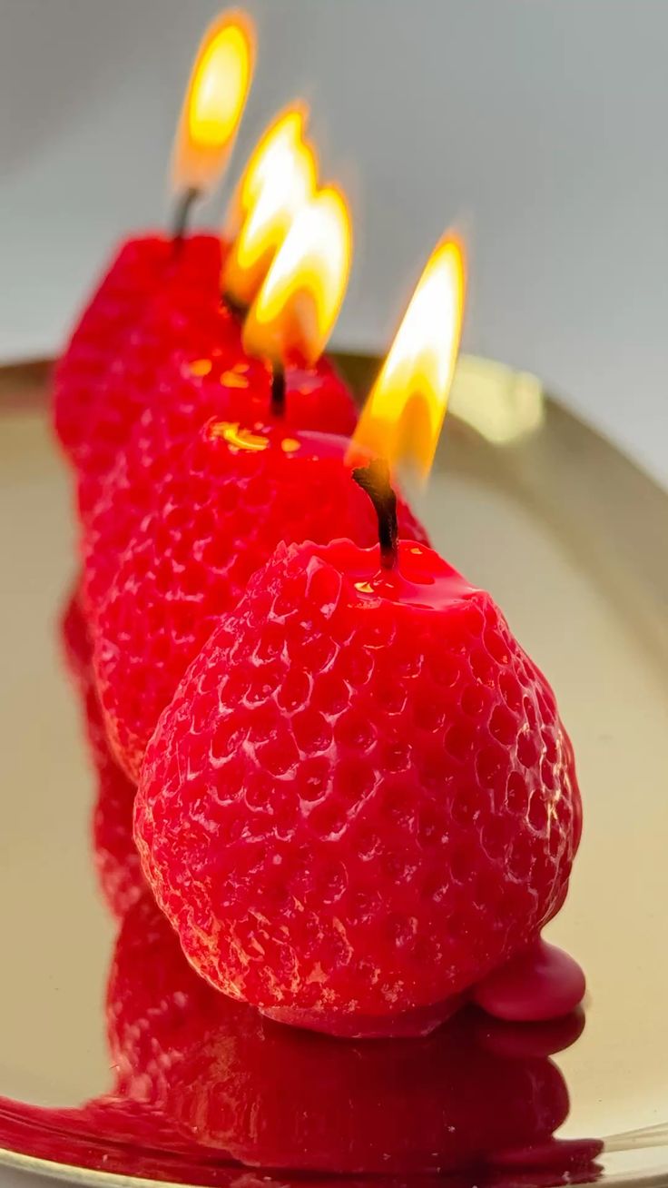 Strawberry Candle